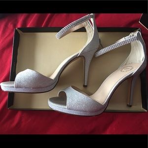 I. Miller Silver Glittery Heels Size 8.5